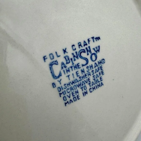 Tienshan Folk Craft Dinner Plate Cabin In The Snow Christmas Red Dots 10-3/8" - Picture 5 of 6